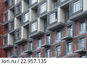 Окна апарт-комплекса Re:form на улице Хромова, 3 (2016 год). Редакционное фото, фотограф Сайганов Александр / Фотобанк Лори