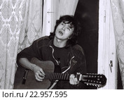 Квартирник Виктора Цоя, 1988 год. Редакционное фото, фотограф Алексей Кузнецов / Фотобанк Лори