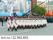 Российские женщины военнослужащие на Красной площади во время парада, посвященного 71-ой годовщине Победы в Великой Отечественной войне (2016 год). Редакционное фото, фотограф Алексей Бок / Фотобанк Лори