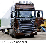 Грузовик Scania Black Amber, ограниченный выпуск (2016 год). Редакционное фото, фотограф Владимир Кошарев / Фотобанк Лори