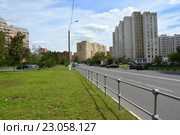 Саранская улица. Район Выхино-Жулебино. Москва (2015 год). Редакционное фото, фотограф lana1501 / Фотобанк Лори