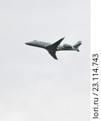Самолёт Gulfstream G150 в полёте (2016 год). Редакционное фото, фотограф Ekaterina Andreeva / Фотобанк Лори