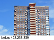 25-этажный односекционный монолитный жилой комплекс "Миллениум". Москва, улица Херсонская, дом 41 (2016 год). Редакционное фото, фотограф Александр Замараев / Фотобанк Лори