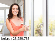 Housewife near window. Стоковое фото, фотограф Яков Филимонов / Фотобанк Лори