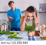 Couple quarreling at kitchen. Стоковое фото, фотограф Яков Филимонов / Фотобанк Лори