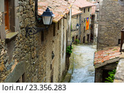 Old street in catalan town. Rupit i Pruit. Стоковое фото, фотограф Яков Филимонов / Фотобанк Лори