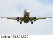 Superjet-100 (бортовой RA-89062) авиакомпании "Аэрофлот" на посадке в Шереметьеве (2016 год). Редакционное фото, фотограф Alexei Tavix / Фотобанк Лори