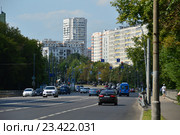 Вид на улицу проезд Дежнёва. Район Южное Медведково. Москва (2016 год). Редакционное фото, фотограф lana1501 / Фотобанк Лори