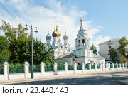 Храм Святителя Николая в Пыжах летом. Улица Большая Ордынка. Москва. Россия (2016 год). Стоковое фото, фотограф E. O. / Фотобанк Лори