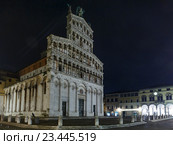 Lucca city night view. (2015 год). Стоковое фото, фотограф Юрий Брыкайло / Фотобанк Лори