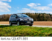 Автомобиль Пежо 5008 (2016 год). Редакционное фото, фотограф Alexander Tihonovs / Фотобанк Лори