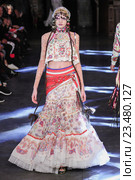 PARIS, FRANCE - OCTOBER 01: A model walks the runway during the Manish Arora show as part of the Paris Fashion Week Womenswear Spring/Summer 2016 on October 1, 2015 in Paris, France. Редакционное фото, фотограф Anton Oparin / Фотобанк Лори