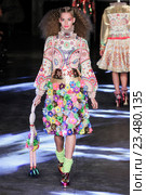 PARIS, FRANCE - OCTOBER 01: A model walks the runway during the Manish Arora show as part of the Paris Fashion Week Womenswear Spring/Summer 2016 on October 1, 2015 in Paris, France. Редакционное фото, фотограф Anton Oparin / Фотобанк Лори