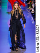 PARIS, FRANCE - OCTOBER 03: Gigi Hadid walks the runway during the Elie Saab show as part of the Paris Fashion Week Womenswear Spring/Summer 2016 on October 3, 2015 in Paris, France. Редакционное фото, фотограф Anton Oparin / Фотобанк Лори