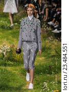 PARIS, FRANCE - OCTOBER 07: A model walks the runway during the Moncler Gamme Rouge show as part of the Paris Fashion Week Womenswear Spring/Summer 2016 on October 7, 2015 in Paris, France. Редакционное фото, фотограф Anton Oparin / Фотобанк Лори