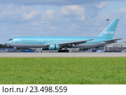 Boeing 767 (бортовой VP-BOY) авиакомпании Pegas Fly (ООО "Авиакомпания "Икар") на пробеге в Шереметьеве (2016 год). Редакционное фото, фотограф Alexei Tavix / Фотобанк Лори