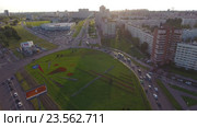 Полет над Кронштадтской площадью и Ленинским проспектом, Кировский район, Санкт-Петербург (2016 год). Редакционное видео, видеограф Кекяляйнен Андрей / Фотобанк Лори
