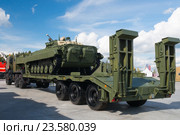БМП-2 на транспортной платформе. "Армия-2016" - Международный военно-технический форум. Парк Патриот. Редакционное фото, фотограф Алексей Бок / Фотобанк Лори