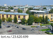 Пересечение Социалистического проспекта и улицы Молодежная в городе Барнауле летом. Редакционное фото, фотограф Овчинникова Ирина / Фотобанк Лори