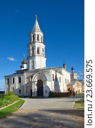 Город Торжок, Тверская область. Новоторжский Борисоглебский мужской монастырь. Церковь Введения во храм Пресвятой Богородицы с приделом во имя святых Иоакима и Анны (2016 год). Стоковое фото, фотограф Елена Коромыслова / Фотобанк Лори
