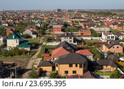 Частная малоэтажная жилая застройка. Стоковое фото, фотограф Юлия Ухина / Фотобанк Лори