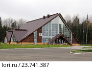 Конгресс-холл, Финно-угорский этнокультурный парк, Село Ыб, Республика Коми (2016 год). Редакционное фото, фотограф Алексей Гусев / Фотобанк Лори