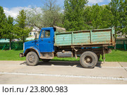 Сельскохозяйственный самосвал ЗИЛ-ММЗ-45065 на шасси ЗИЛ-494560 (2016 год). Редакционное фото, фотограф Елена Коромыслова / Фотобанк Лори