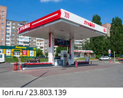 Автоматическая заправка "Лукойл", город Воронеж (2016 год). Редакционное фото, фотограф Вячеслав Палес / Фотобанк Лори