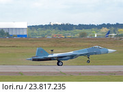 Международный авиационно-космический салон МАКС-2015. Перспективный авиационный комплекс фронтовой авиации ПАК ФА, Т-50 - многоцелевой истребитель пятого поколения. Редакционное фото, фотограф Игорь Долгов / Фотобанк Лори