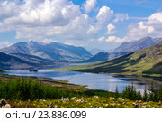 Озеро Loch Loyne в Шотландии. Стоковое фото, фотограф Natalia Sidorova / Фотобанк Лори