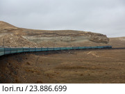 Пассажирский поезд в Мангистауской области Казахстана. Стоковое фото, фотограф Иван Васильев / Фотобанк Лори