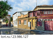 Крым, Евпатория, улица Тучина в историческом центре. Редакционное фото, фотограф Овчинникова Ирина / Фотобанк Лори