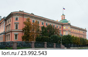 Михайловский (Инженерный) замок ранним вечером. Санкт-Петербург. Россия (2016 год). Редакционное фото, фотограф E. O. / Фотобанк Лори
