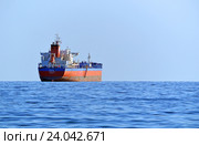 Среднетоннажный нефтяной танкер Inyala (порт приписки - Сингапур) на рейде (2016 год). Редакционное фото, фотограф Александр Замараев / Фотобанк Лори