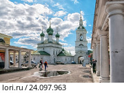 Торговые (Красные ряды). Храм во Имя Всемилостивого Спаса в Гостином дворе (Спас в Рядах). Кострома (2010 год). Редакционное фото, фотограф Румянцева Наталия / Фотобанк Лори