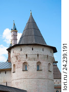 Башня ростовского кремля.   Ростов Великий (2014 год). Редакционное фото, фотограф Александр Щепин / Фотобанк Лори
