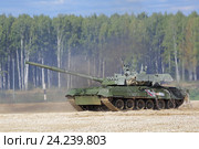 Российский основной боевой танк Т-80 на Международном военно-техническом форуме "Армия-2016". Московская область, полигон "Алабино" Редакционное фото, фотограф Игорь Долгов / Фотобанк Лори