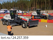 Автогрейдер TG 140 производства совместного предприятия российской корпорации «Русские машины» и многоотраслевого мирового производителя Terex Corporation на Чемпионате России "Лучший по профессии" среди работников дорожной отрасли (2015 год). Редакционное фото, фотограф Stockphoto / Фотобанк Лори