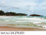 Океанский пляж с волнами Мирисса Шри Ланка Mirissa Beach Sri lanlka (2009 год). Стоковое фото, фотограф Эдуард Паравян / Фотобанк Лори