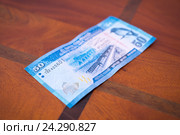 Банкнота 50 рупий. Стоковое фото, фотограф Павел Лиховицкий / Фотобанк Лори