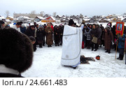 Освящение воды на местном водохранилище в праздник Крещения (2015 год). Редакционное фото, фотограф Владислав Сабанин / Фотобанк Лори