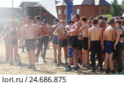 Омовение спортсменов после финиша (2016 год). Редакционное фото, фотограф Анатолий Матвейчук / Фотобанк Лори