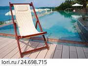 Comfortable chaise longue for a comfortable summer relax. Стоковое фото, фотограф Сергей Ляшенко / Фотобанк Лори