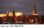 Московский Кремль. Ночная Москва. Боровицкая башня (2016 год). Редакционное видео, видеограф Яна Королёва / Фотобанк Лори