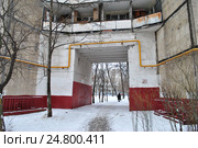 Многоэтажный жилой дом. Улица Молостовых, 8 корпус 3. Район Ивановское. Москва (2016 год). Стоковое фото, фотограф lana1501 / Фотобанк Лори