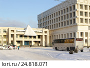 РХЦ "Старая деревня" (фондохранилище Эрмитажа). Главный воход. Санкт-Петербург (2017 год). Редакционное фото, фотограф Анна Зеленская / Фотобанк Лори