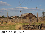 Заброшенные дома в сельском поселении (2016 год). Стоковое фото, фотограф Александр Игнатов / Фотобанк Лори