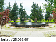 Великий Новгород. Ганзейский фонтан (2016 год). Редакционное фото, фотограф Зобков Юрий / Фотобанк Лори