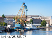 Плавкран ПК-36 (Проект 605-ПК, 876, 24-11095) и речной буксир РБ-348 (Тип ОТ-2400, проект H-3291) (2016 год). Редакционное фото, фотограф Сергей Дубров / Фотобанк Лори