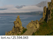The rocky coast of the peninsula Kony. The Sea of Okhotsk. Magadan Region. Russia. Магаданская область, Охотское море, полуостров Кони. Стоковое фото, фотограф Сергей Карпухин / Фотобанк Лори
